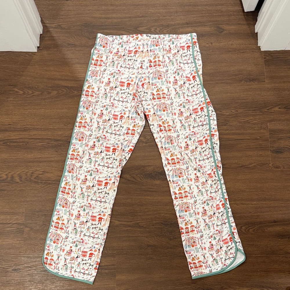 LAKE Women’s Pajamas with Festive Print